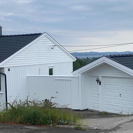 Ingvilds hybelleilighet Appartement Kristiansand Buitenkant foto