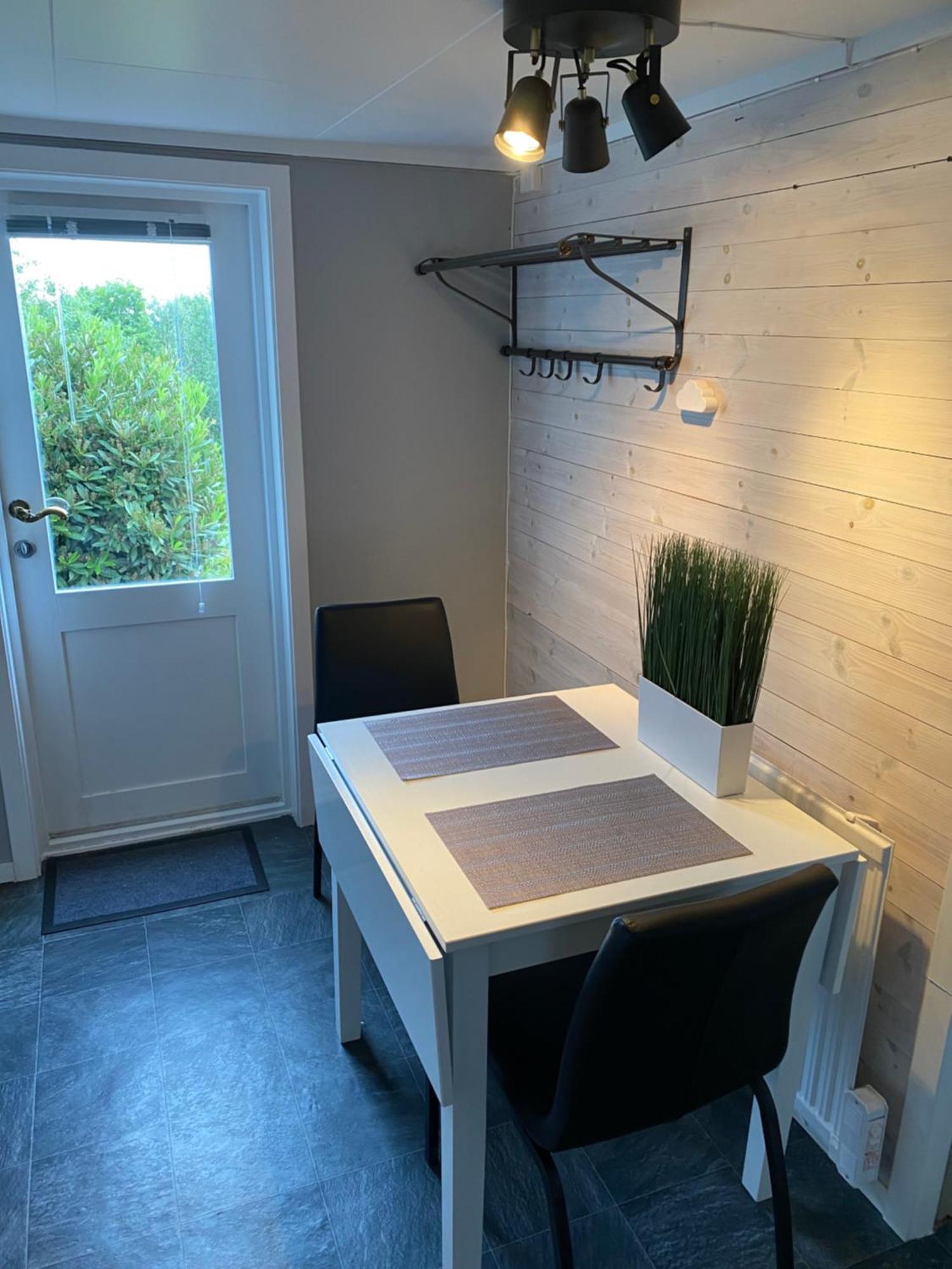 Ingvilds hybelleilighet Appartement Kristiansand Buitenkant foto