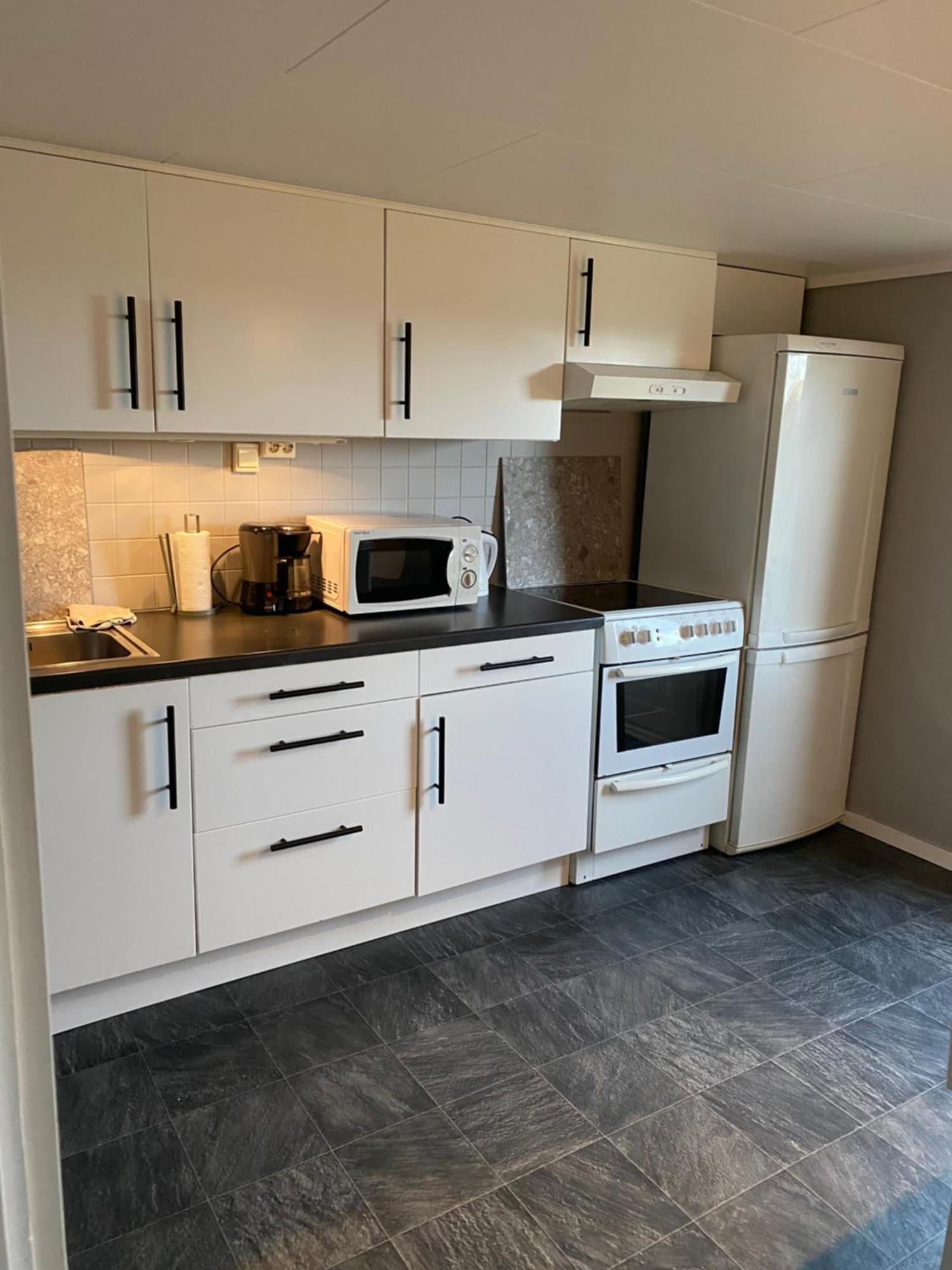 Ingvilds hybelleilighet Appartement Kristiansand Buitenkant foto